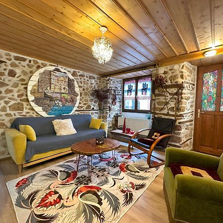 アルネア Renovated Old Manor House With Yardヴィラ エクステリア 写真